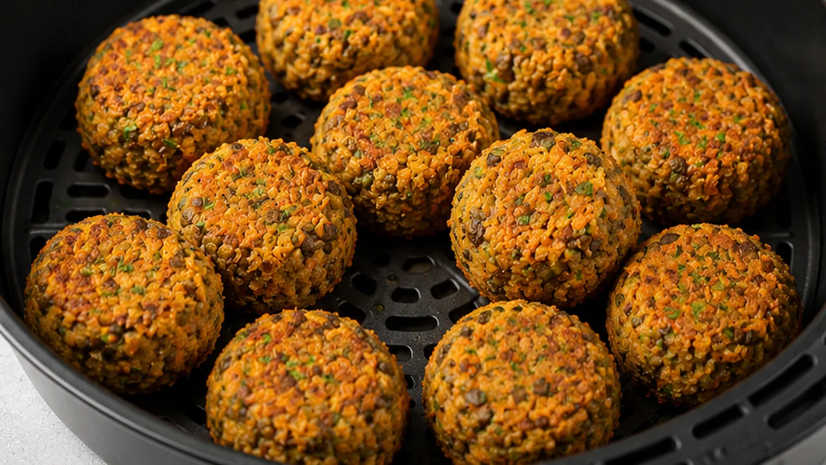 Croustillantes Croquettes Lentilles Carottes Airfryer - Croquettes lentilles : réalisez ces délicieuses bouchées saines à l'Airfryer en moins de 30 minutes. Par