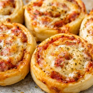 Pizza Rolls croustillants et fondants en 8 min !