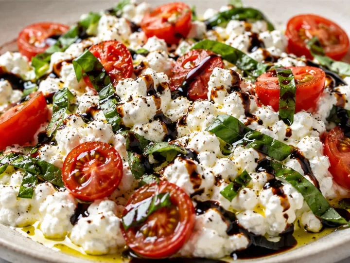 Salade Caprese au Cottage Cheese